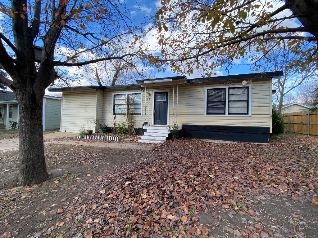 605 Jane Lane Hurst TX 76053