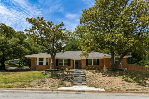 1704 Ems Road W Fort Worth TX 76116