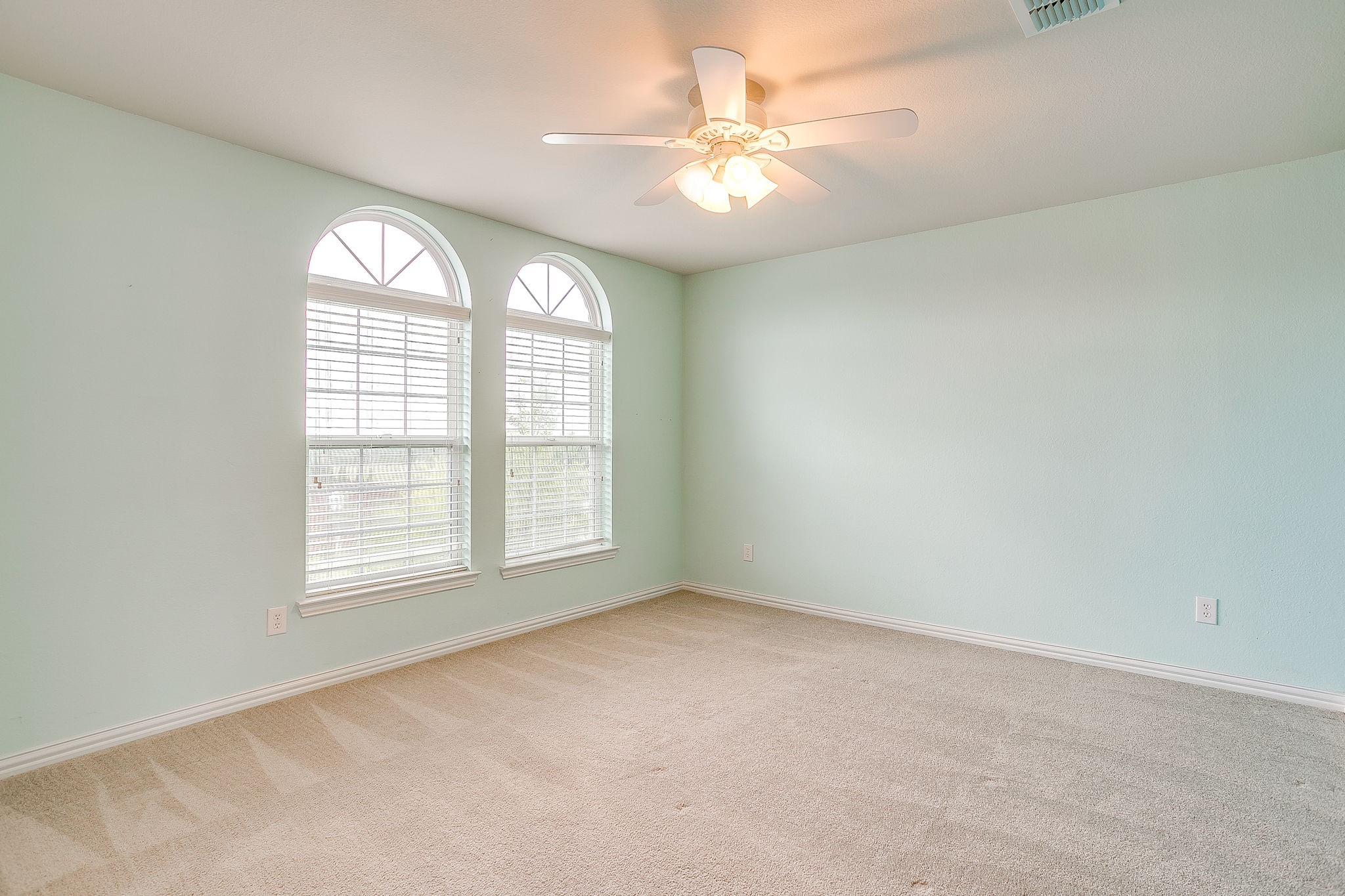 1537 Silverstone Drive Weatherford TX 76087