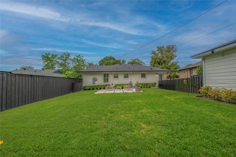 864 Peavy Road Dallas TX 75218