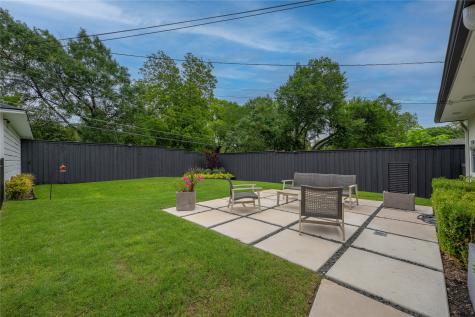 864 Peavy Road Dallas TX 75218