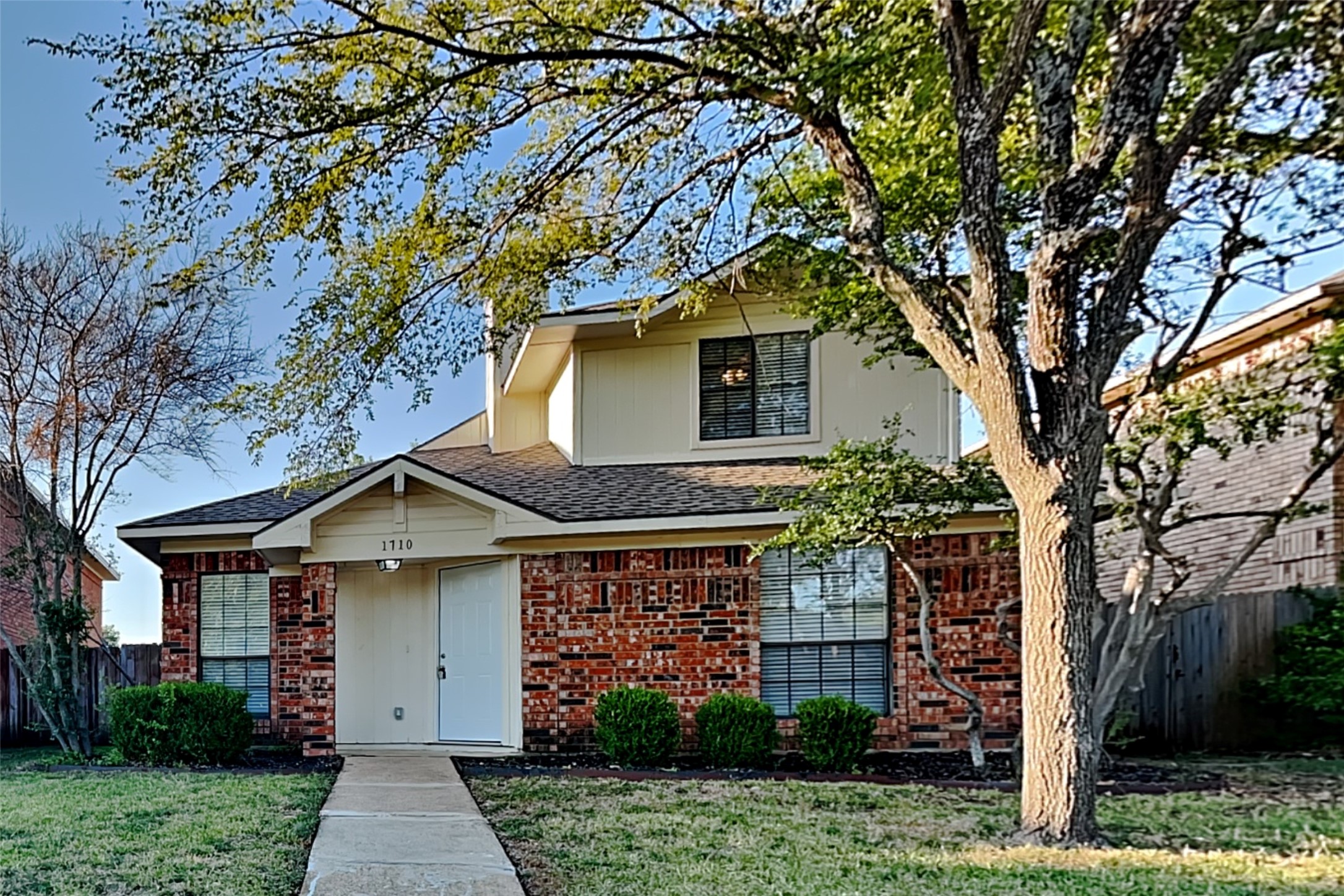 1710 San Francisco Street Carrollton TX 75007