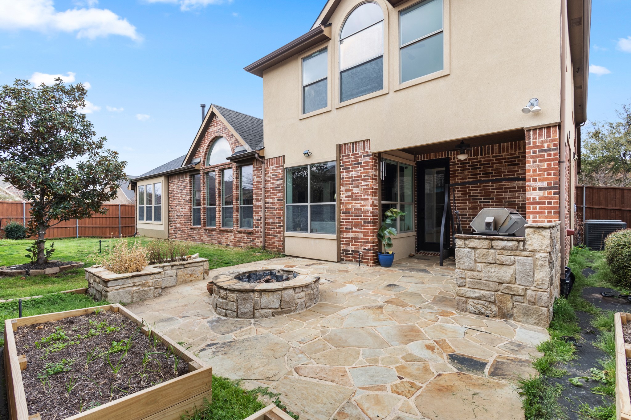 1818 Park Highland Way Arlington TX 76012