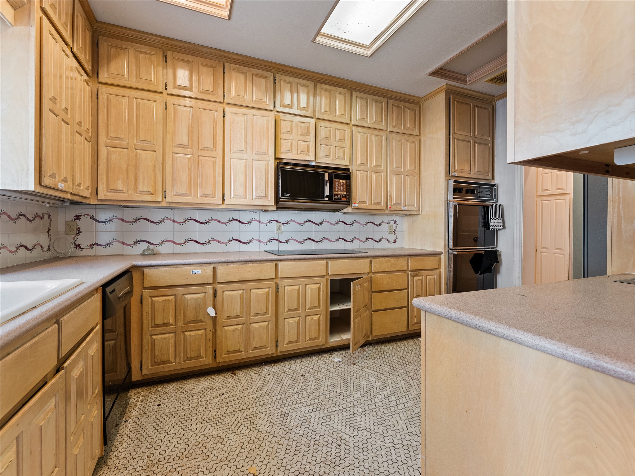1809 Burton Hill Road Fort Worth TX 76107