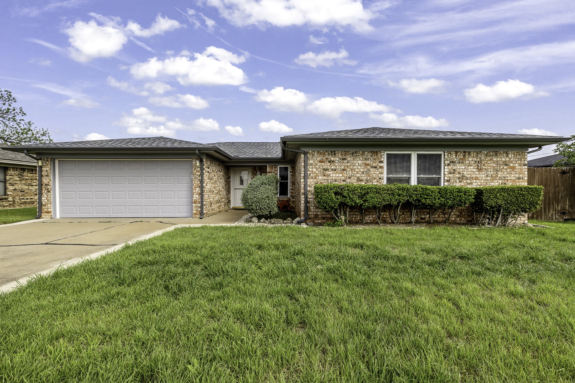 304 Tahiti Drive Granbury TX 76048