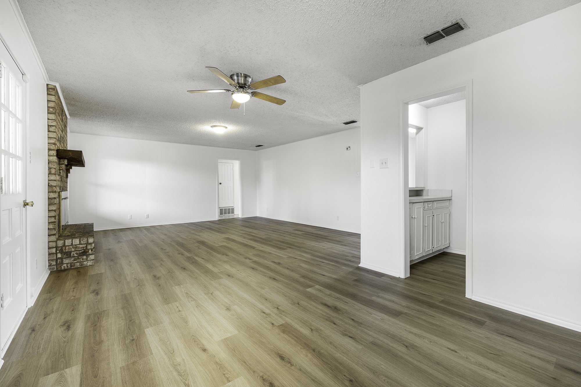 304 Tahiti Drive Granbury TX 76048