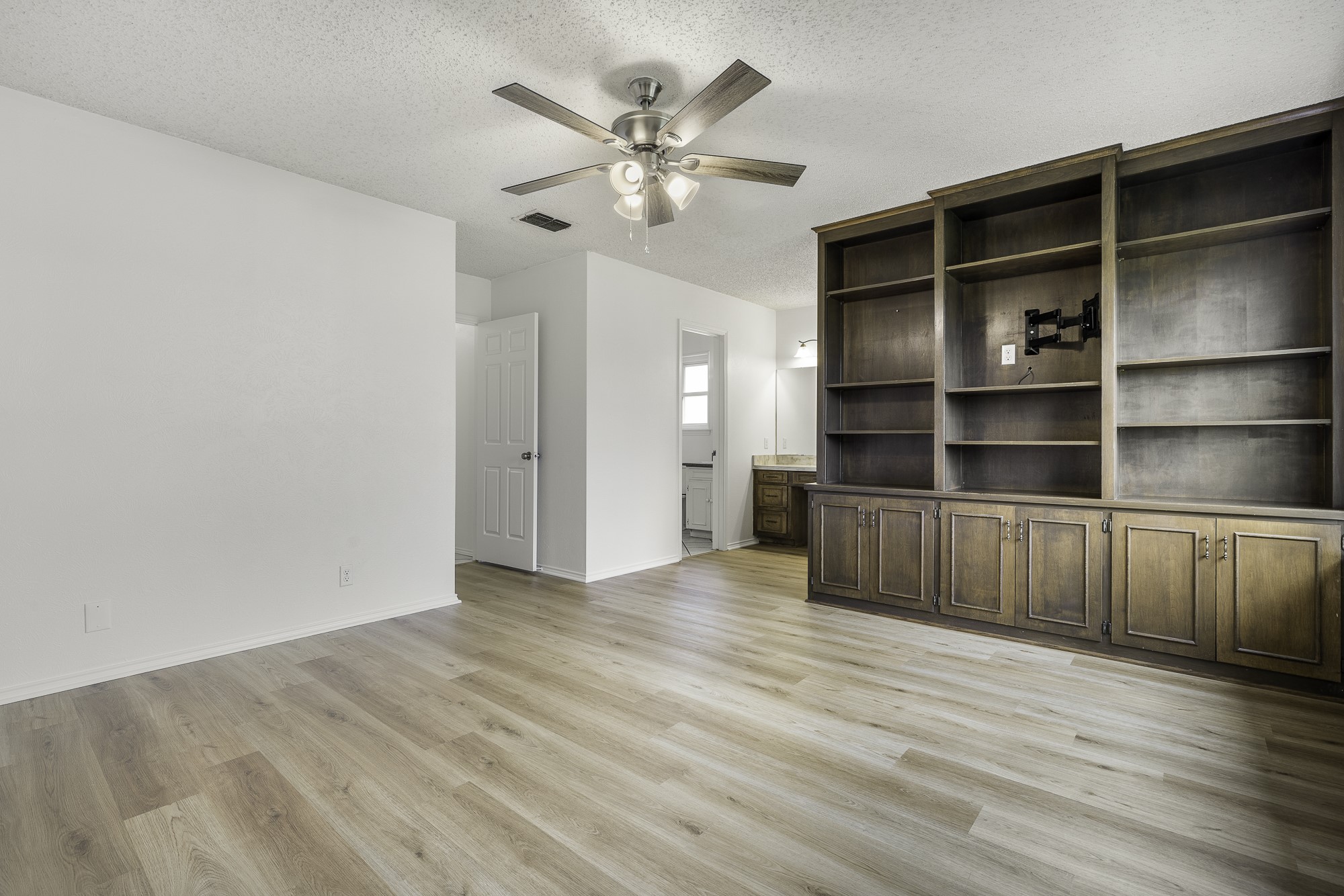 304 Tahiti Drive Granbury TX 76048