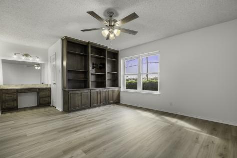 304 Tahiti Drive Granbury TX 76048