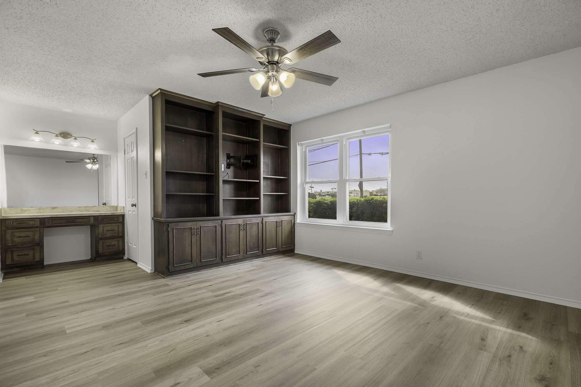 304 Tahiti Drive Granbury TX 76048