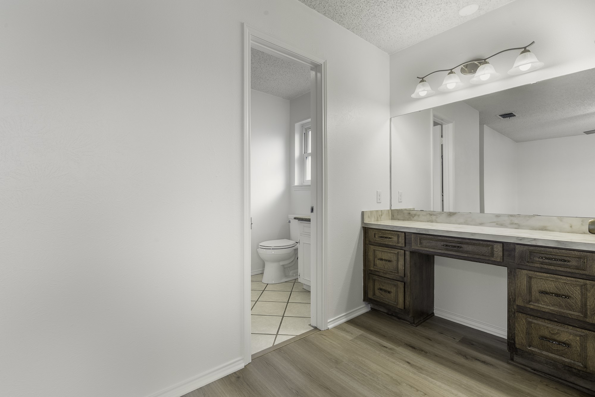 304 Tahiti Drive Granbury TX 76048