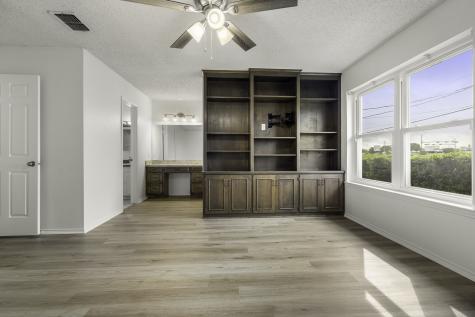 304 Tahiti Drive Granbury TX 76048