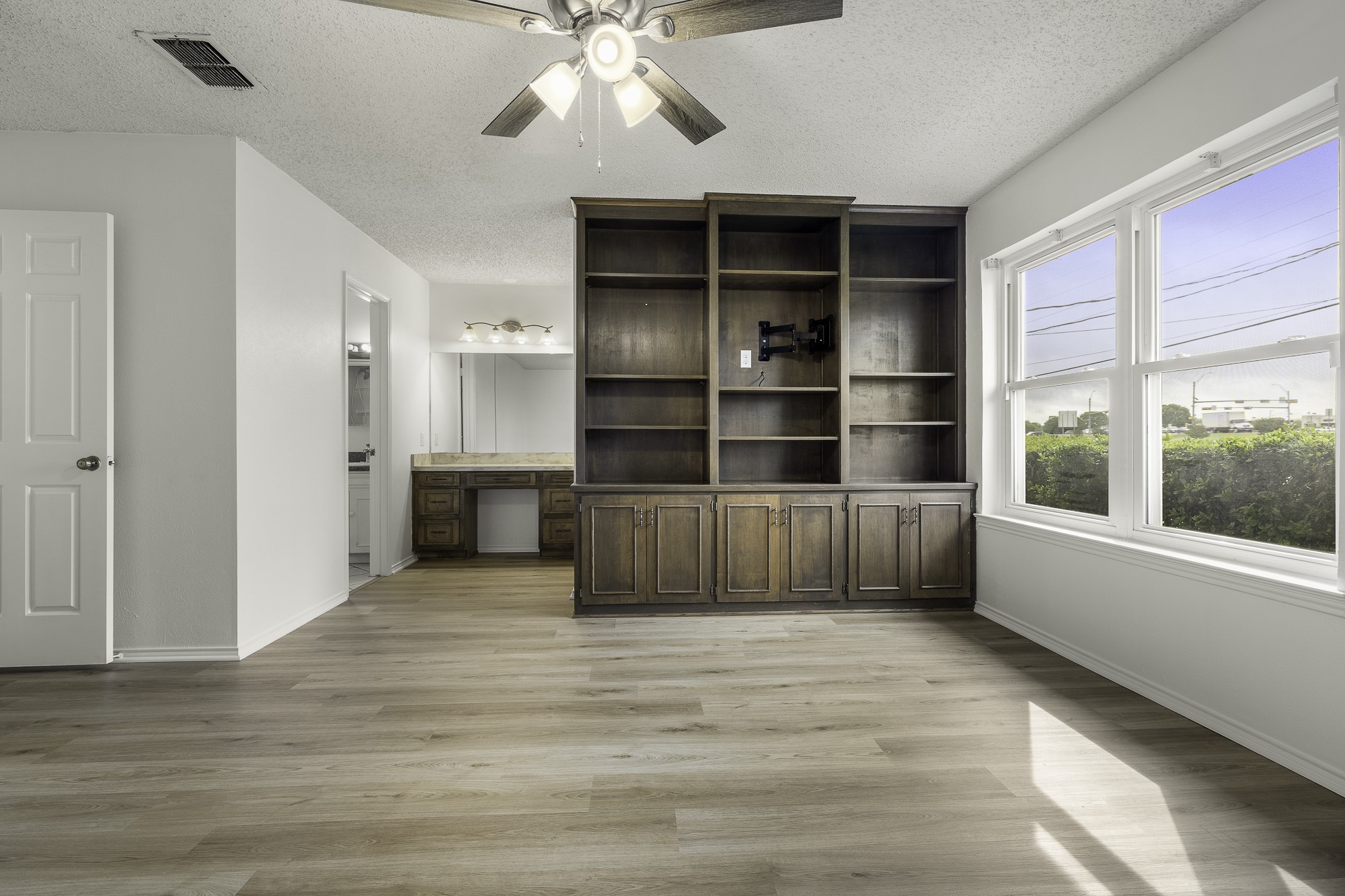 304 Tahiti Drive Granbury TX 76048