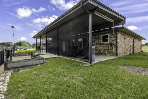 304 Tahiti Drive Granbury TX 76048