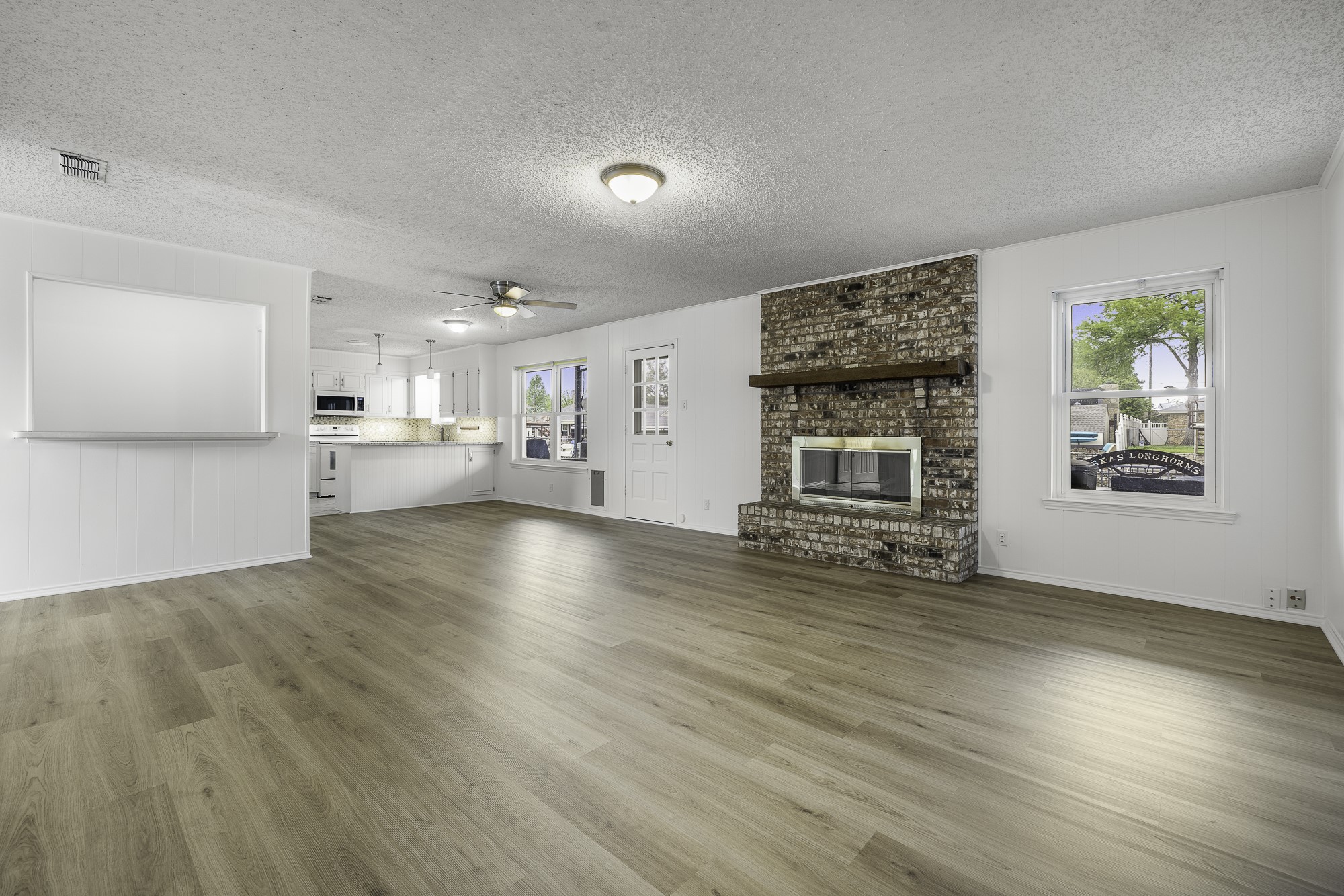 304 Tahiti Drive Granbury TX 76048