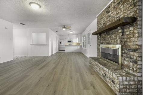304 Tahiti Drive Granbury TX 76048