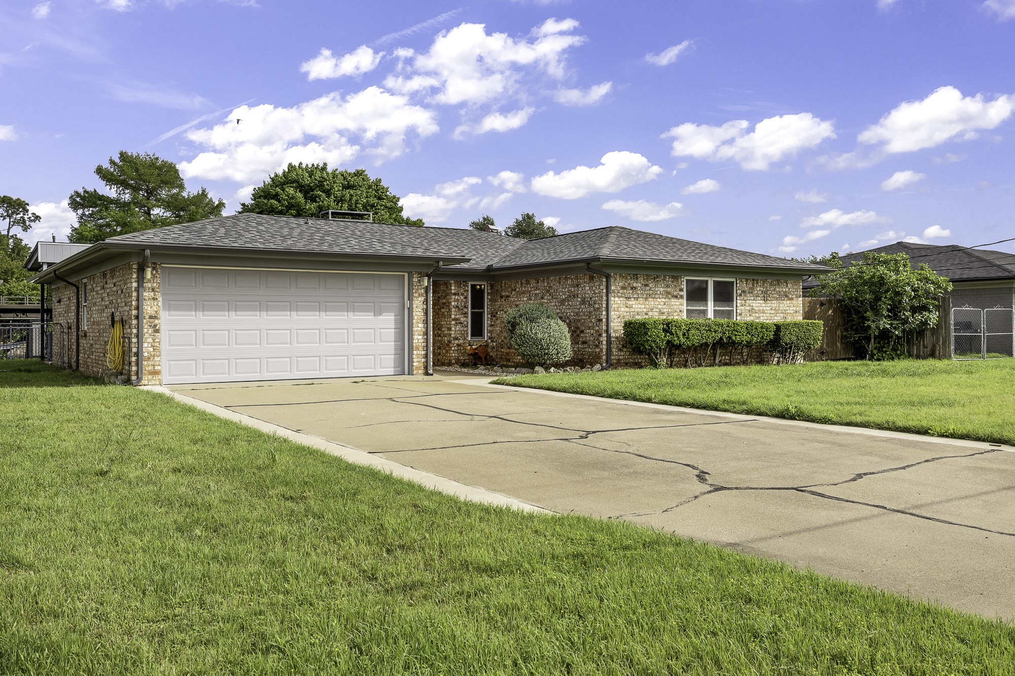 304 Tahiti Drive Granbury TX 76048