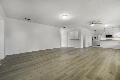 304 Tahiti Drive Granbury TX 76048