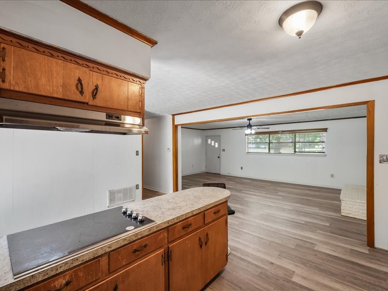 1016 N Saline Grand Saline TX 75140