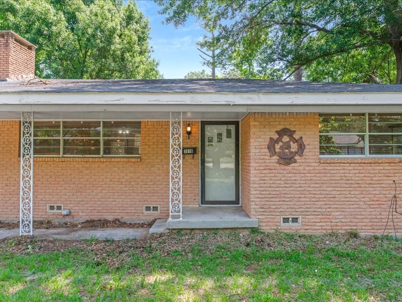 1016 N Saline Grand Saline TX 75140