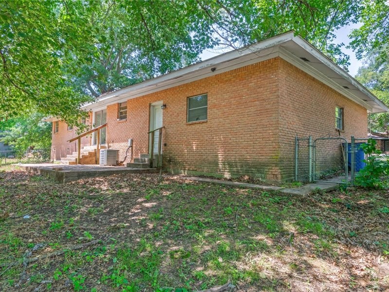 1016 N Saline Grand Saline TX 75140