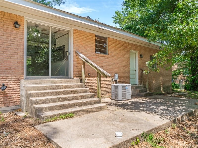 1016 N Saline Grand Saline TX 75140