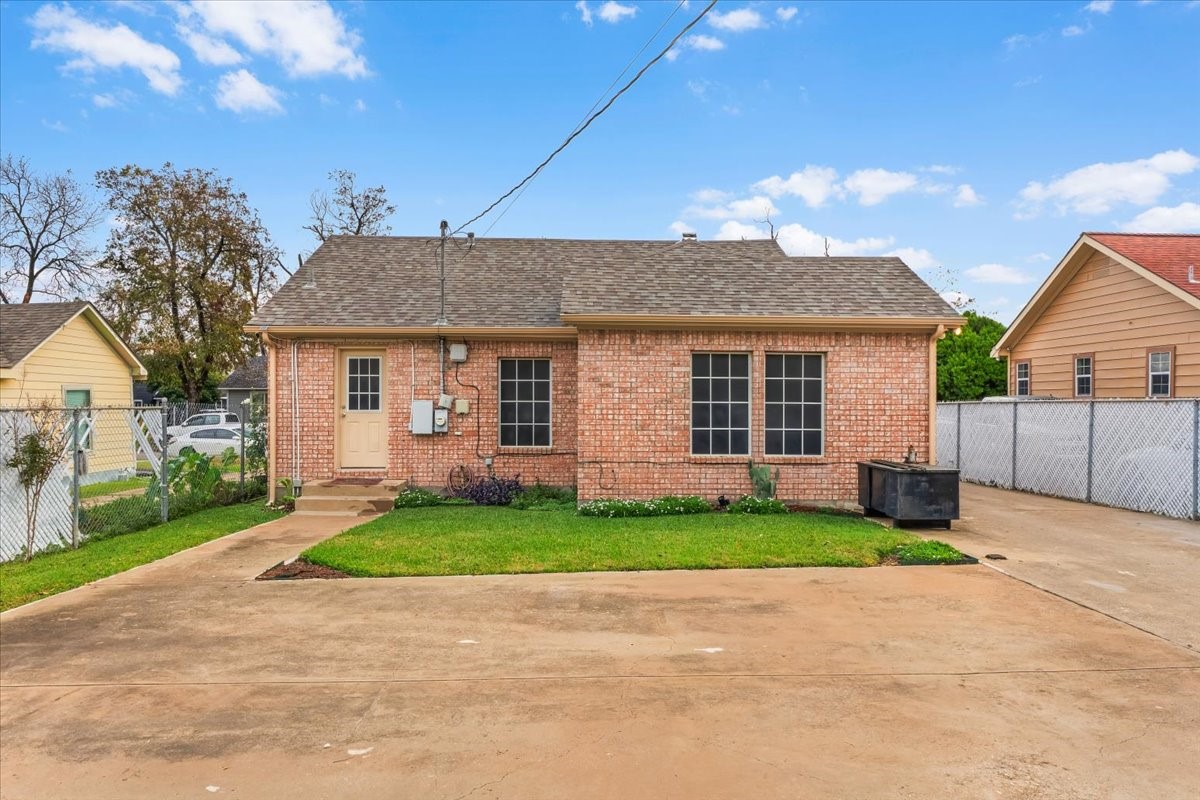 3640 6th Avenue Fort Worth TX 76110