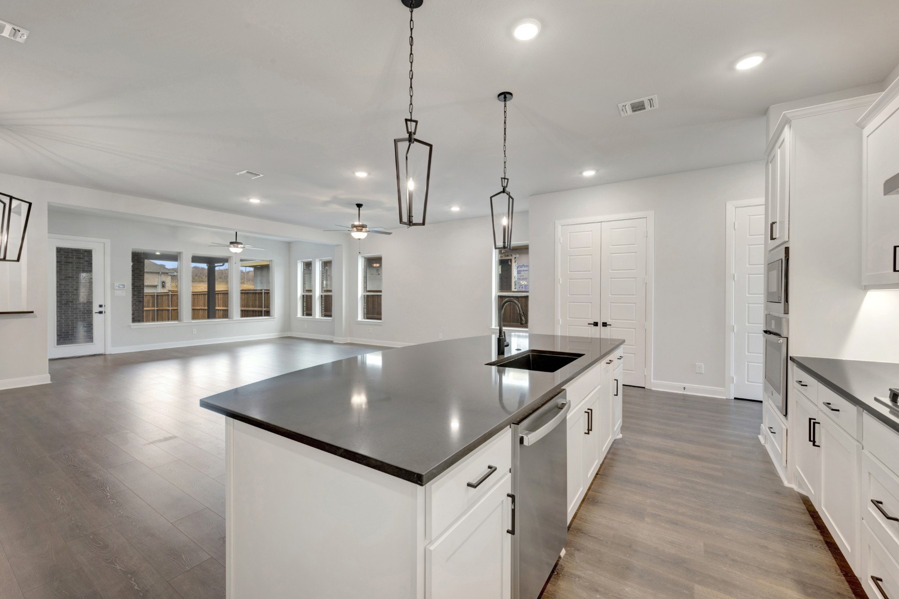 2075 Pine Grove Lane Arlington TX 76005