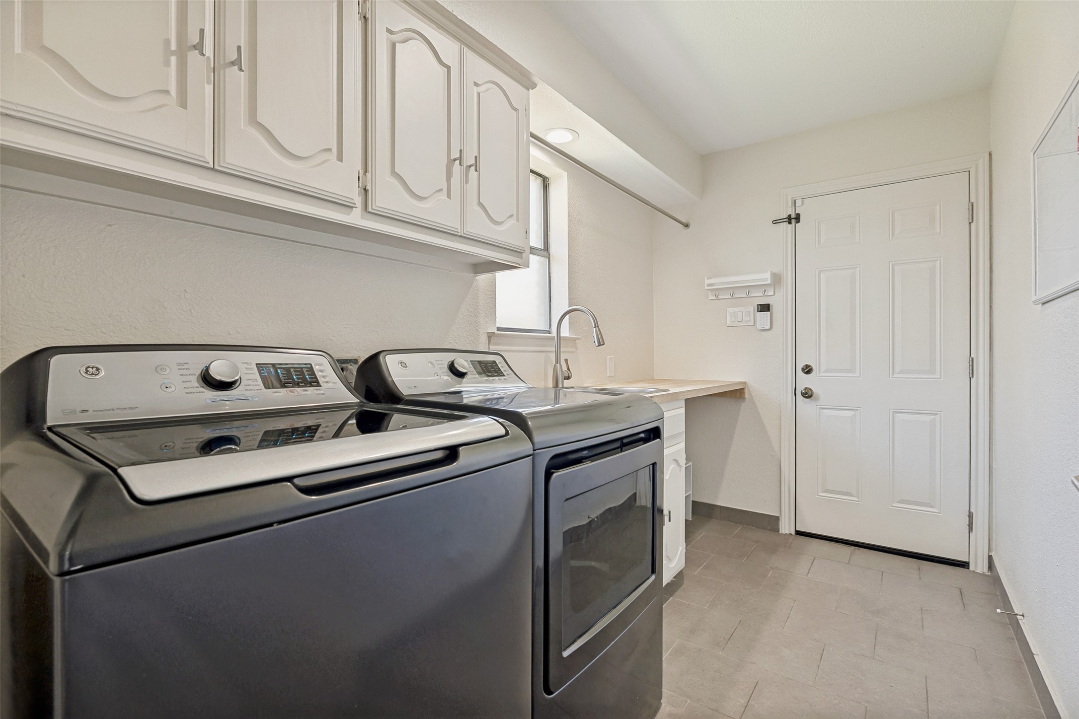 6419 Embers Road Dallas TX 75248