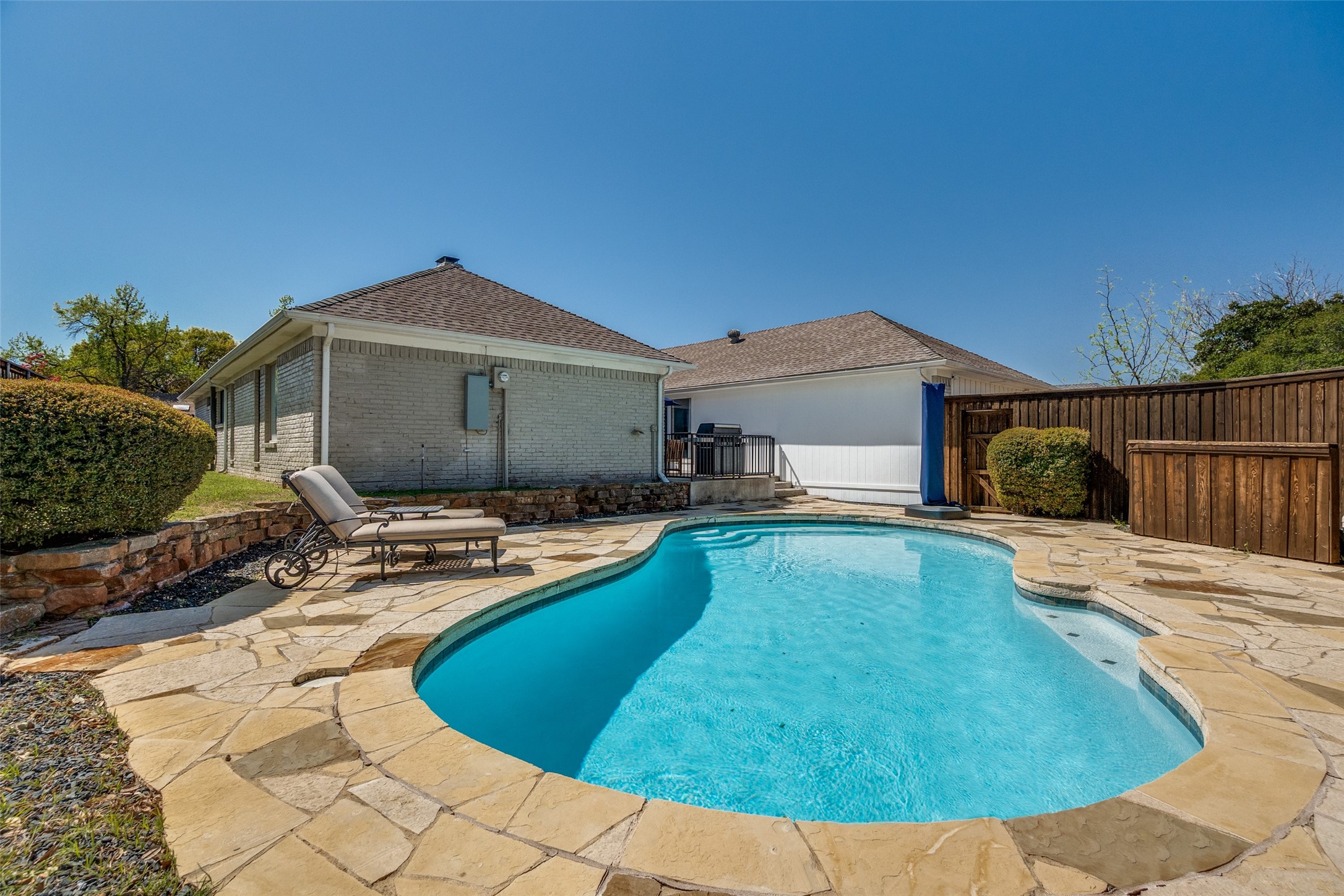 6419 Embers Road Dallas TX 75248