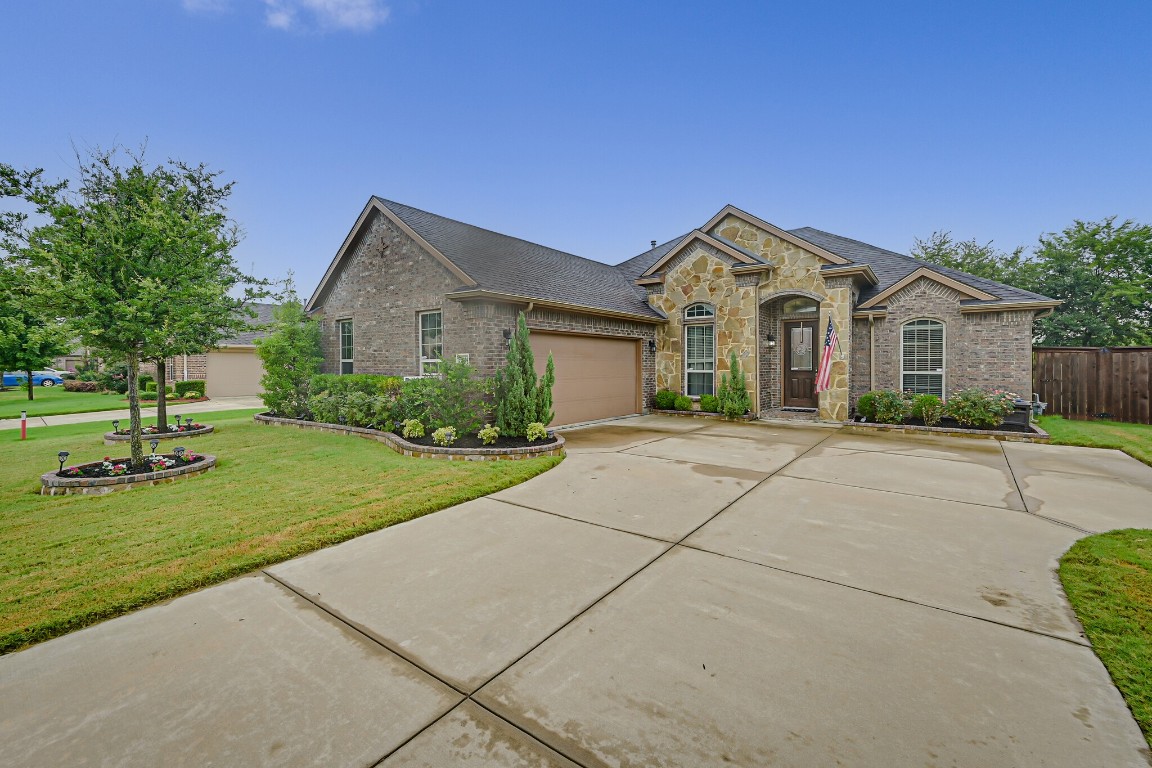 7644 Town Lake Drive Grand Prairie TX 75054