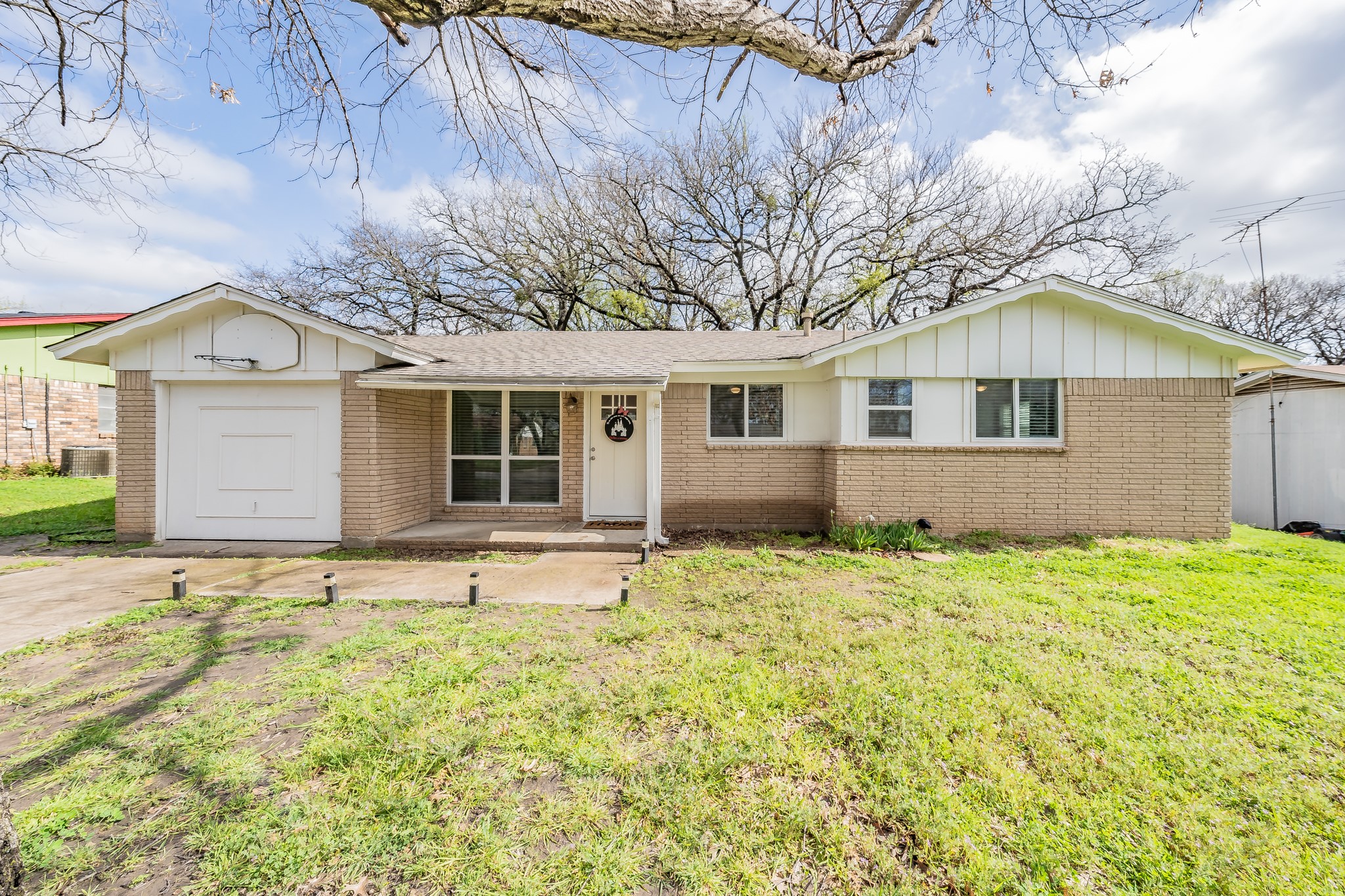 1029 Idlewood Avenue Azle TX 76020