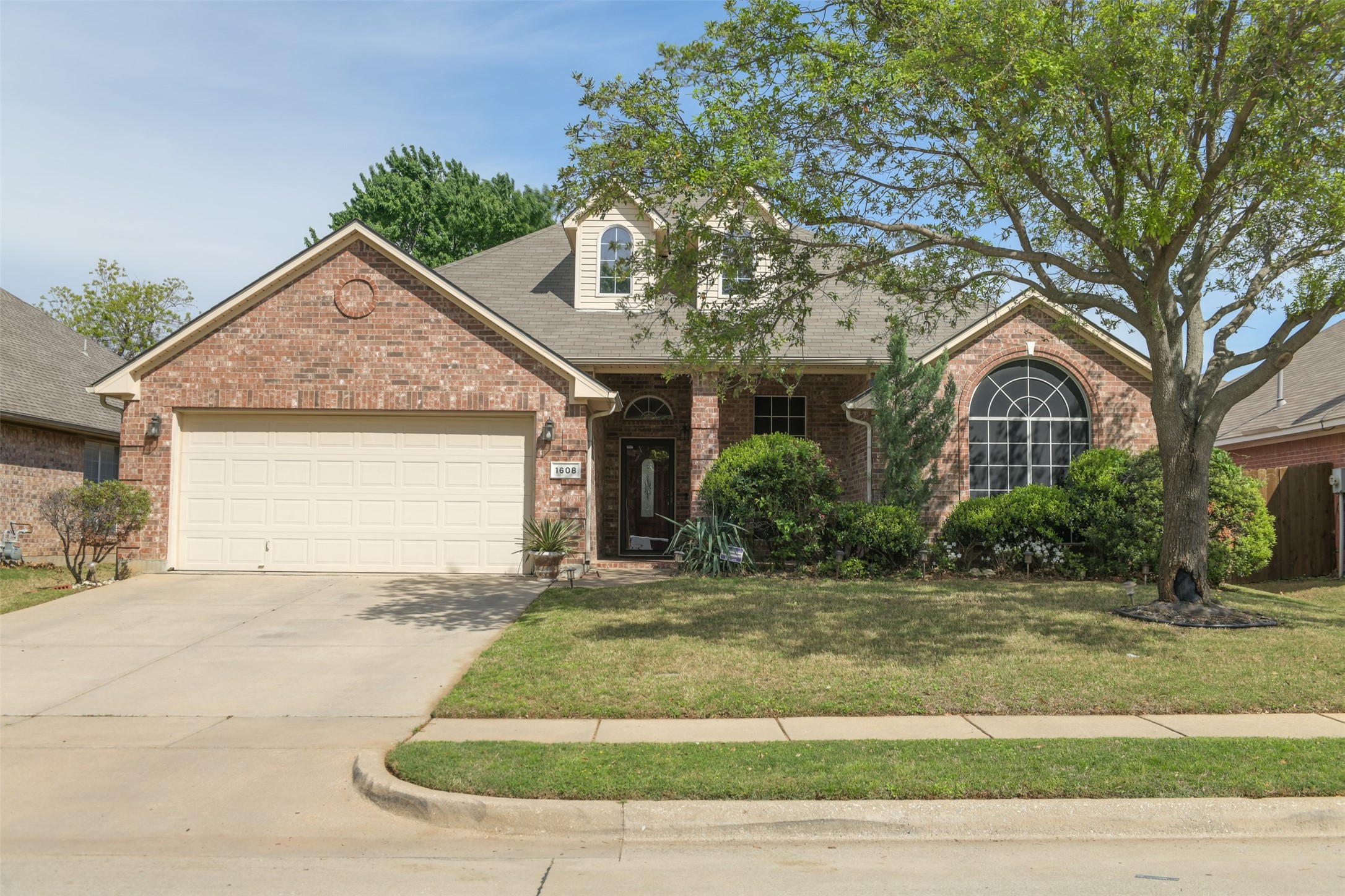 1608 Park Grove Drive Irving TX 75060