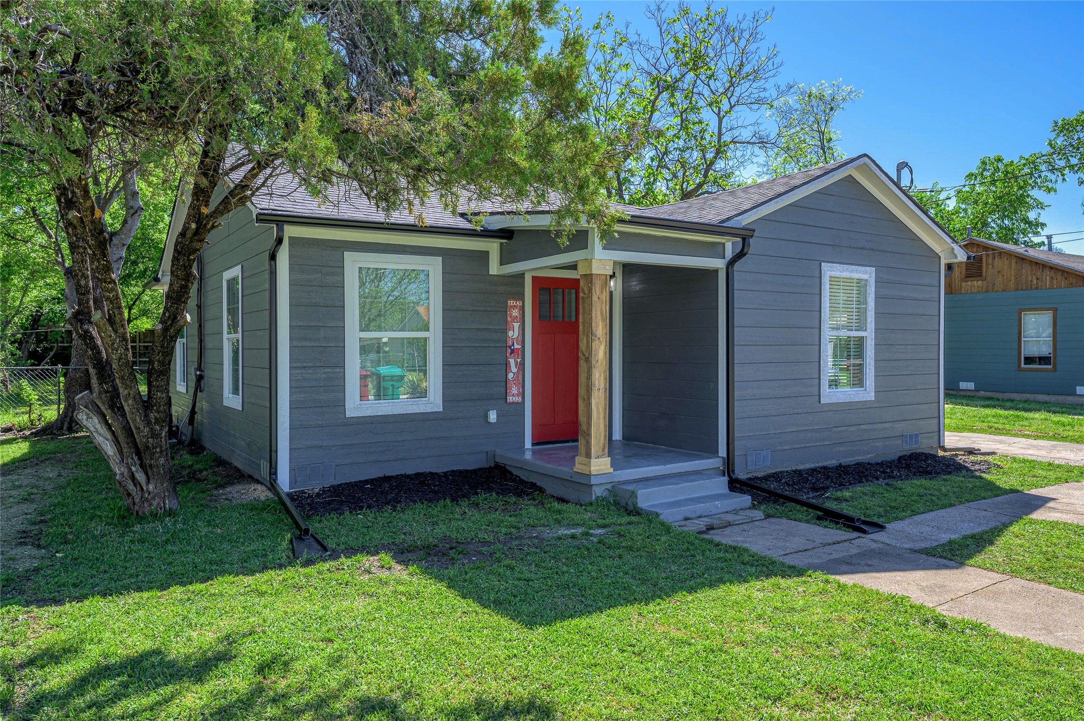 1209 S Maxey Street Sherman TX 75090