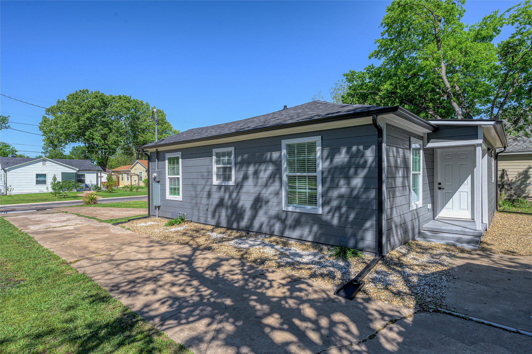 1209 S Maxey Street Sherman TX 75090