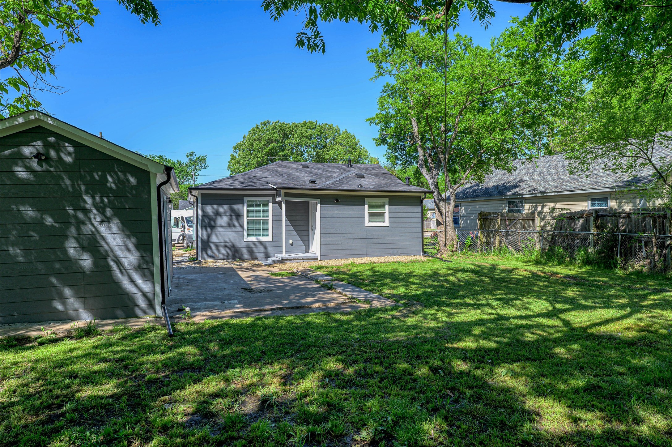 1209 S Maxey Street Sherman TX 75090