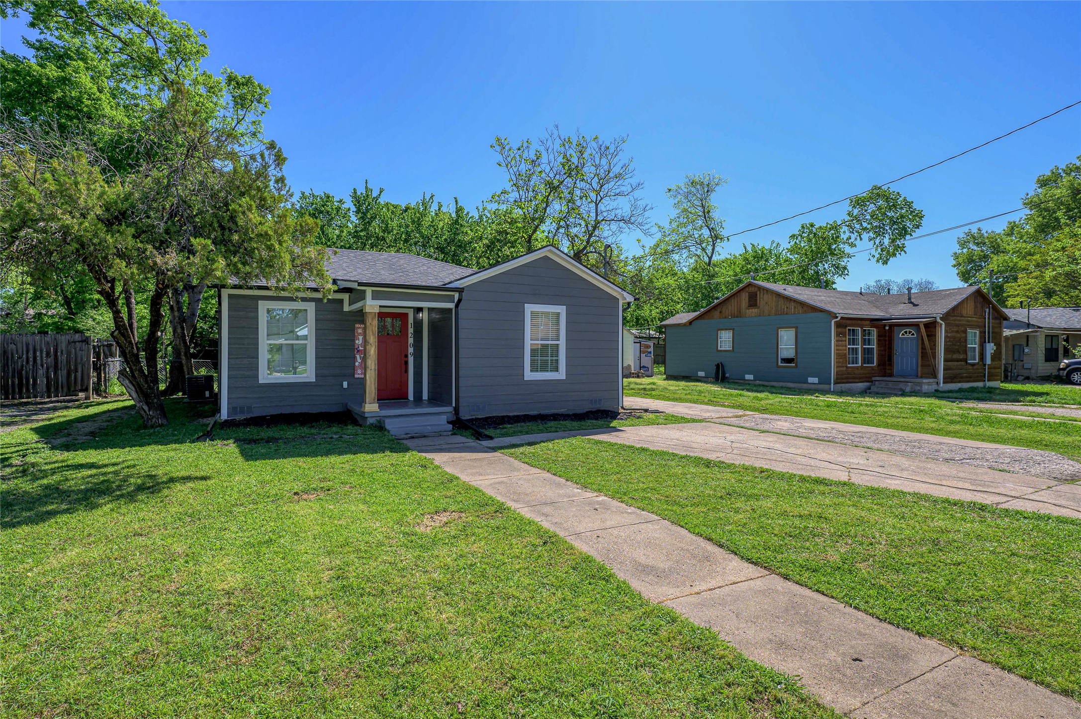 1209 S Maxey Street Sherman TX 75090