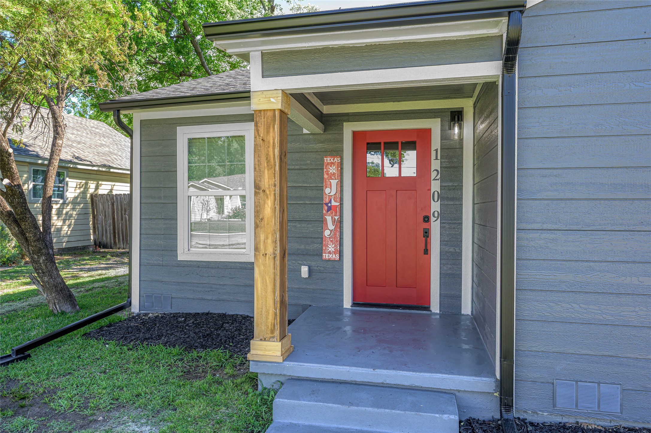 1209 S Maxey Street Sherman TX 75090