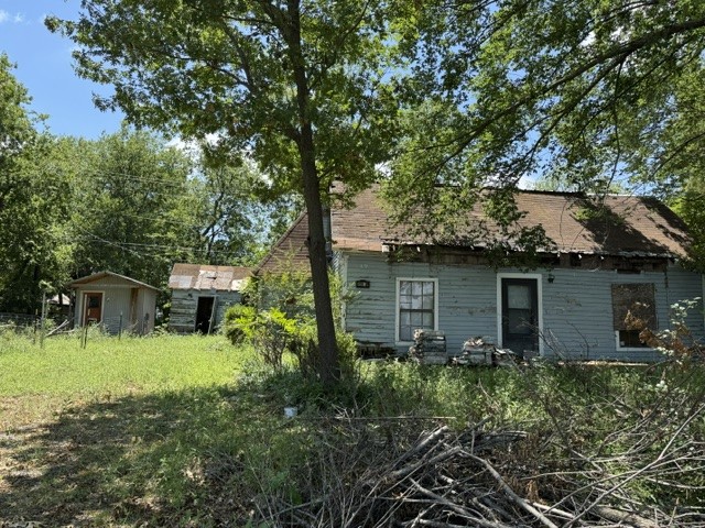 419 W Pine Whitewright TX 75491