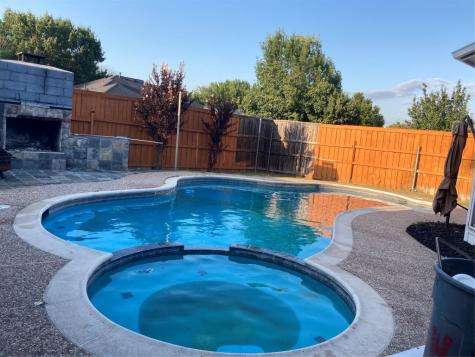 2922 Spartacus Drive Grand Prairie TX 75052