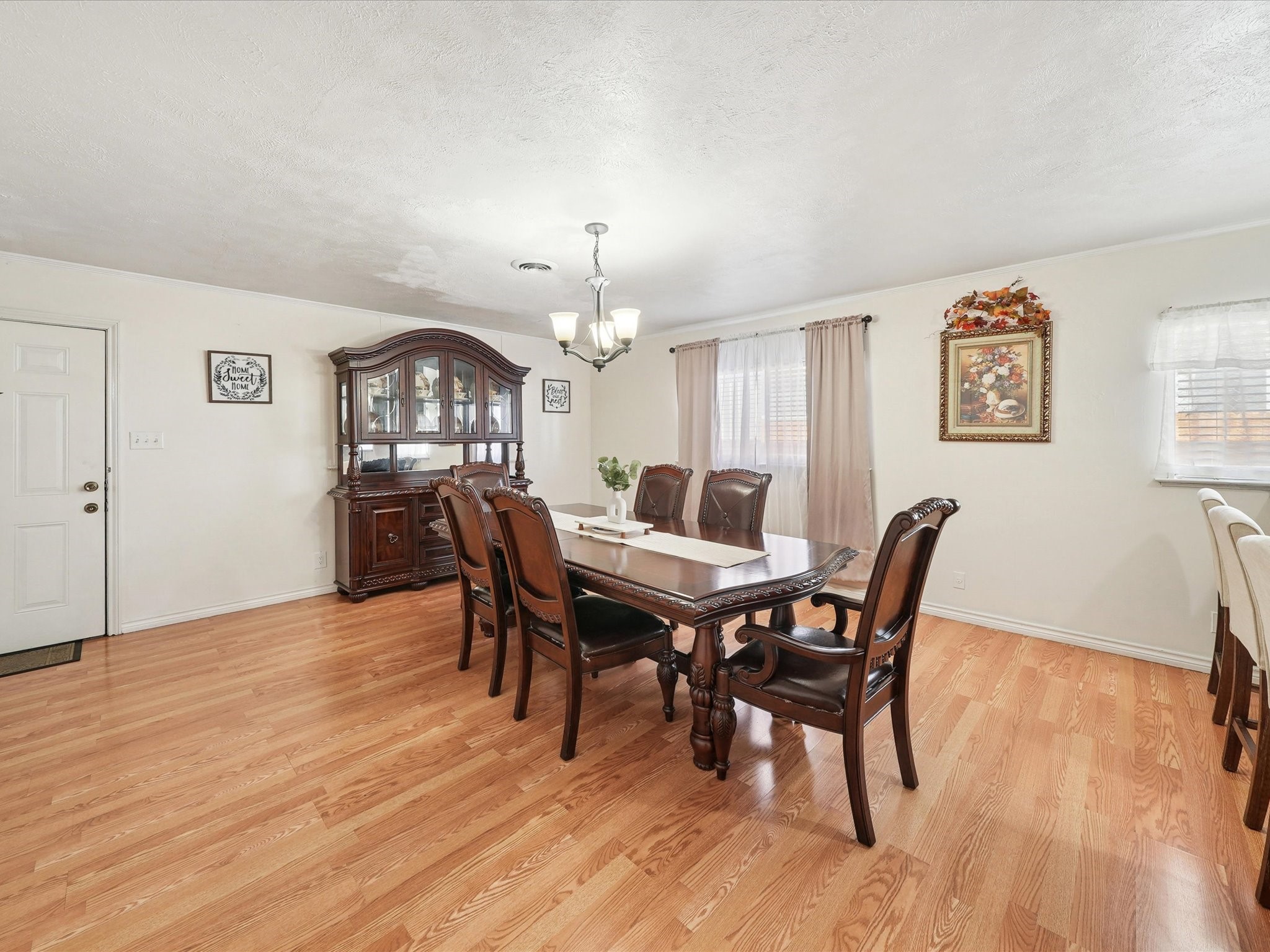 1215 Tarpley Avenue Dallas TX 75211