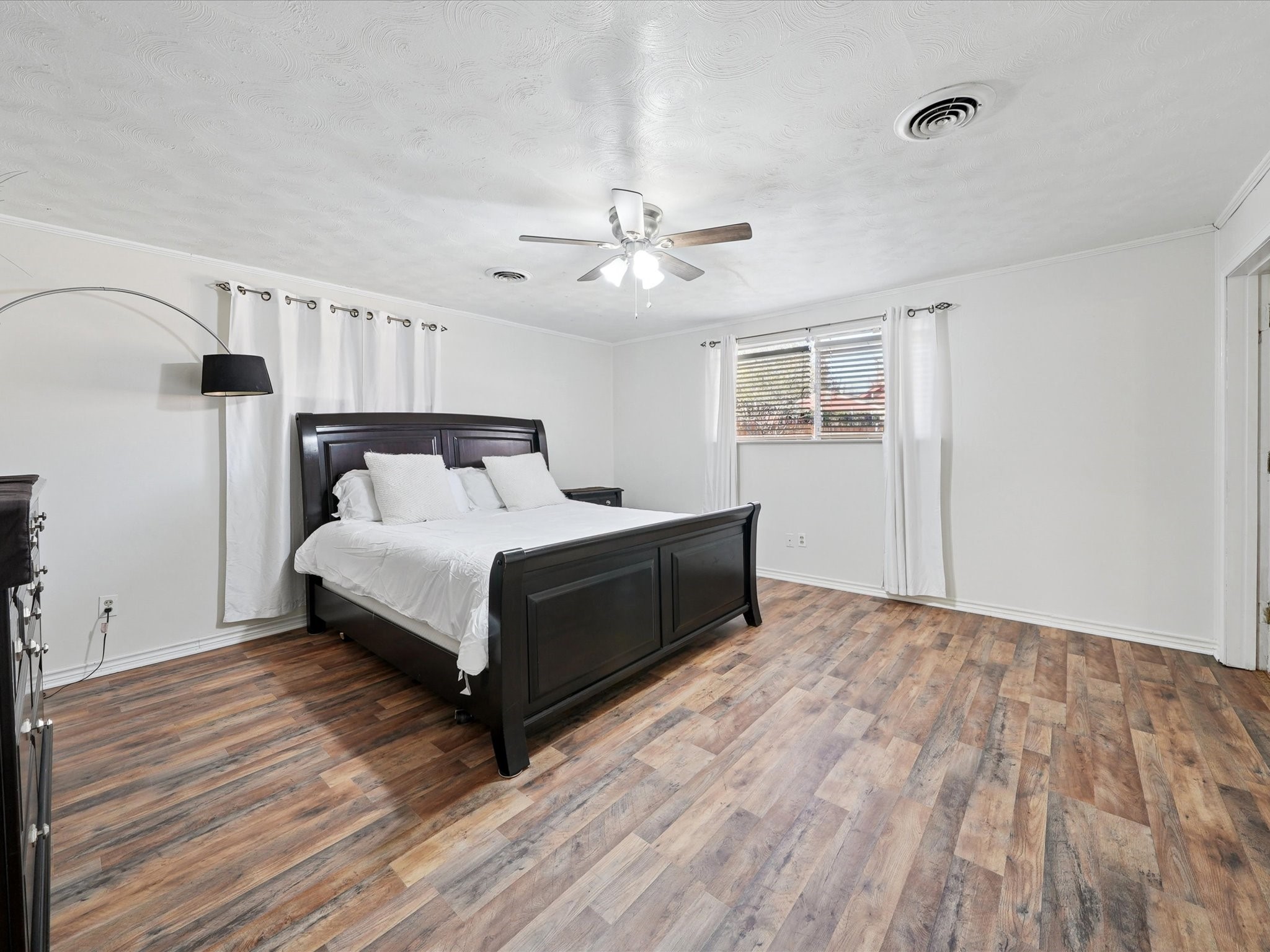 1215 Tarpley Avenue Dallas TX 75211