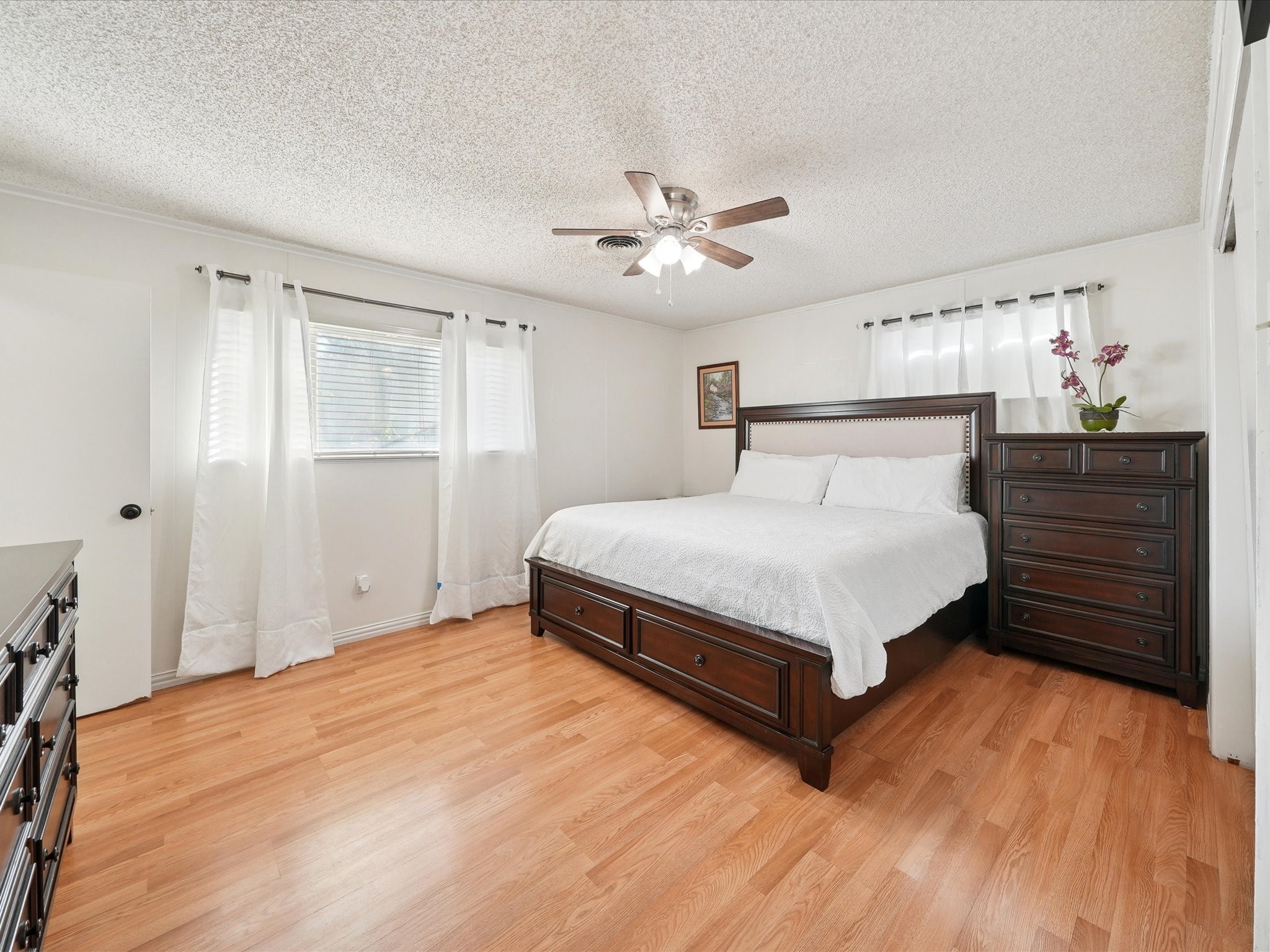 1215 Tarpley Avenue Dallas TX 75211