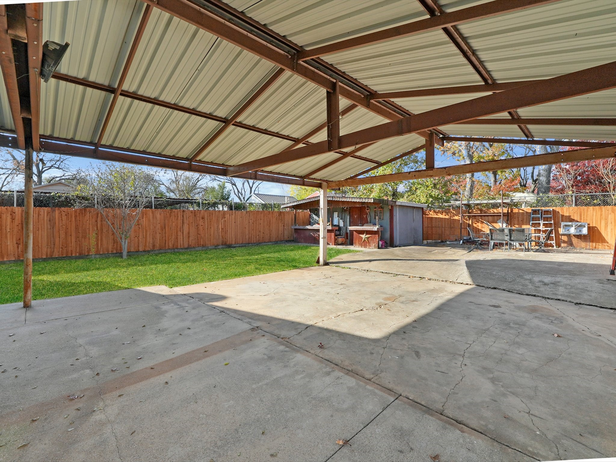 1215 Tarpley Avenue Dallas TX 75211