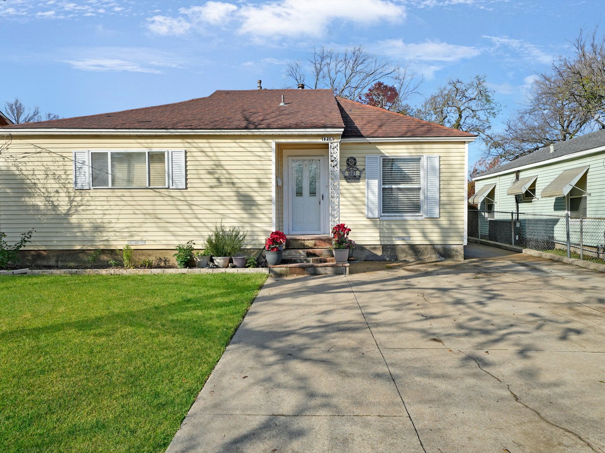 1215 Tarpley Avenue Dallas TX 75211