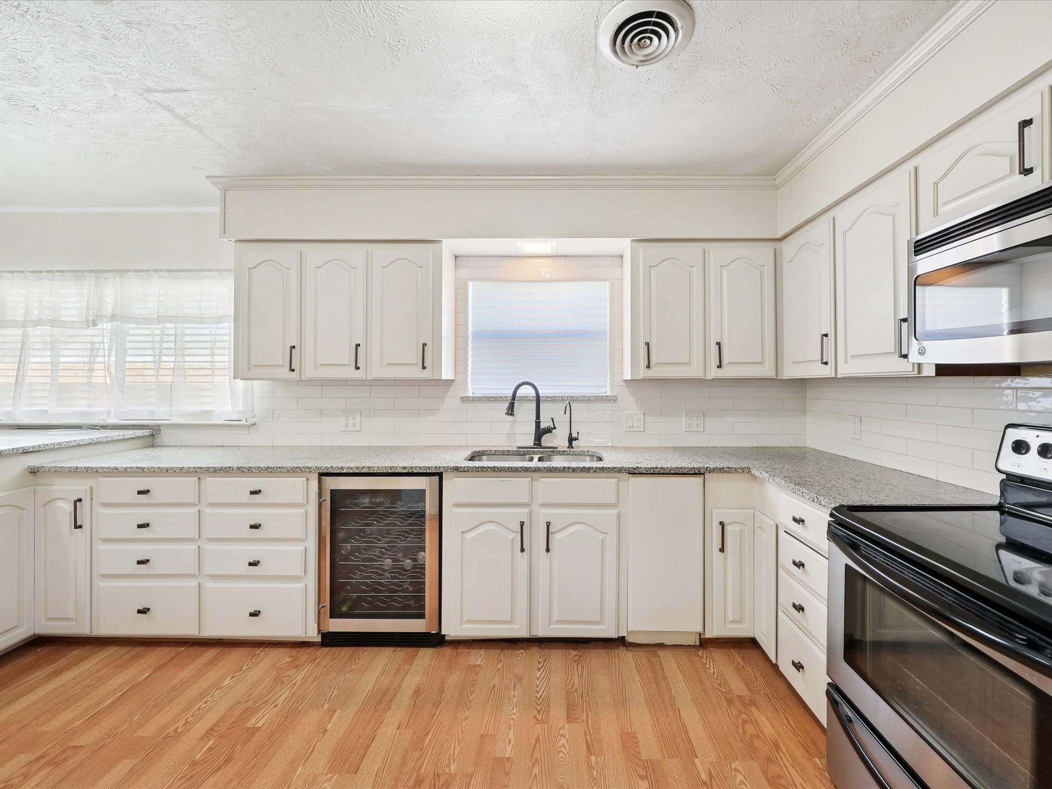 1215 Tarpley Avenue Dallas TX 75211