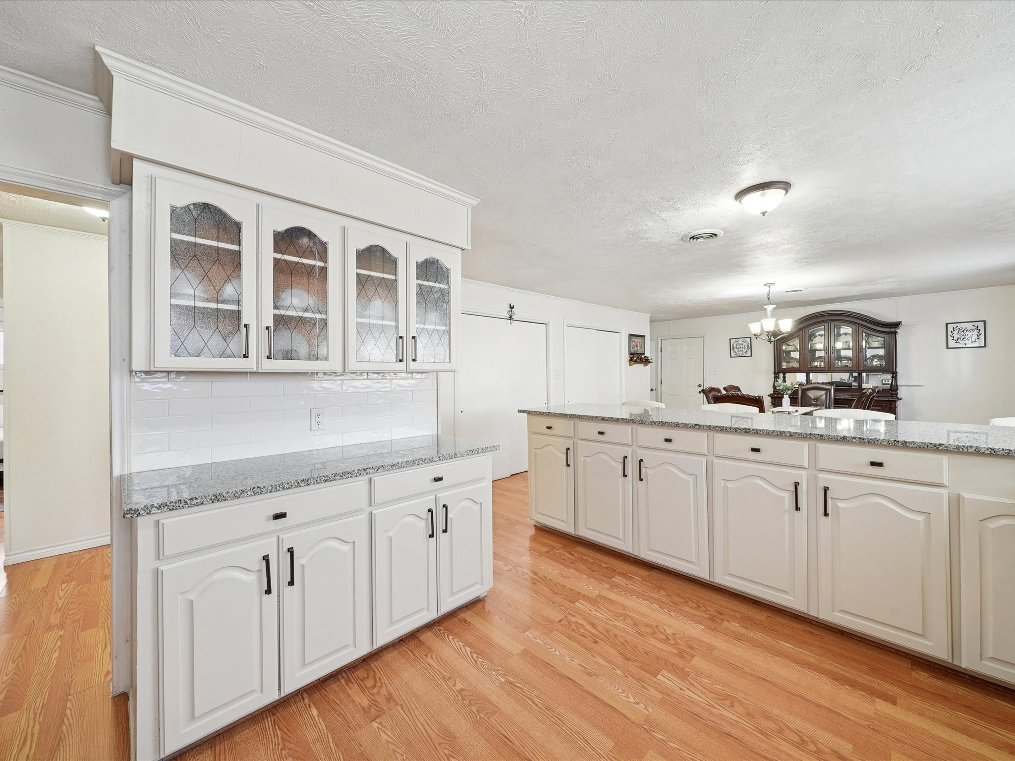 1215 Tarpley Avenue Dallas TX 75211