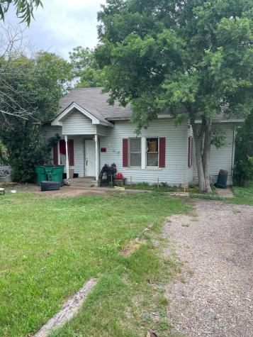 205 S Carpenter Street Mart TX 76664