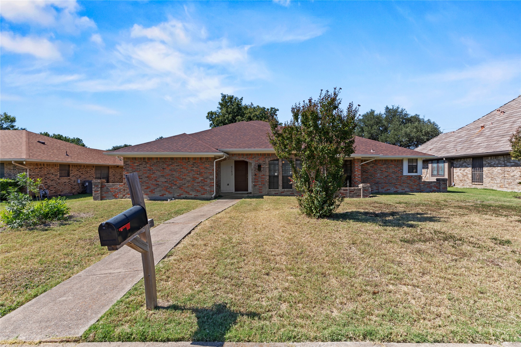 4243 Blackheath Road Dallas TX 75227