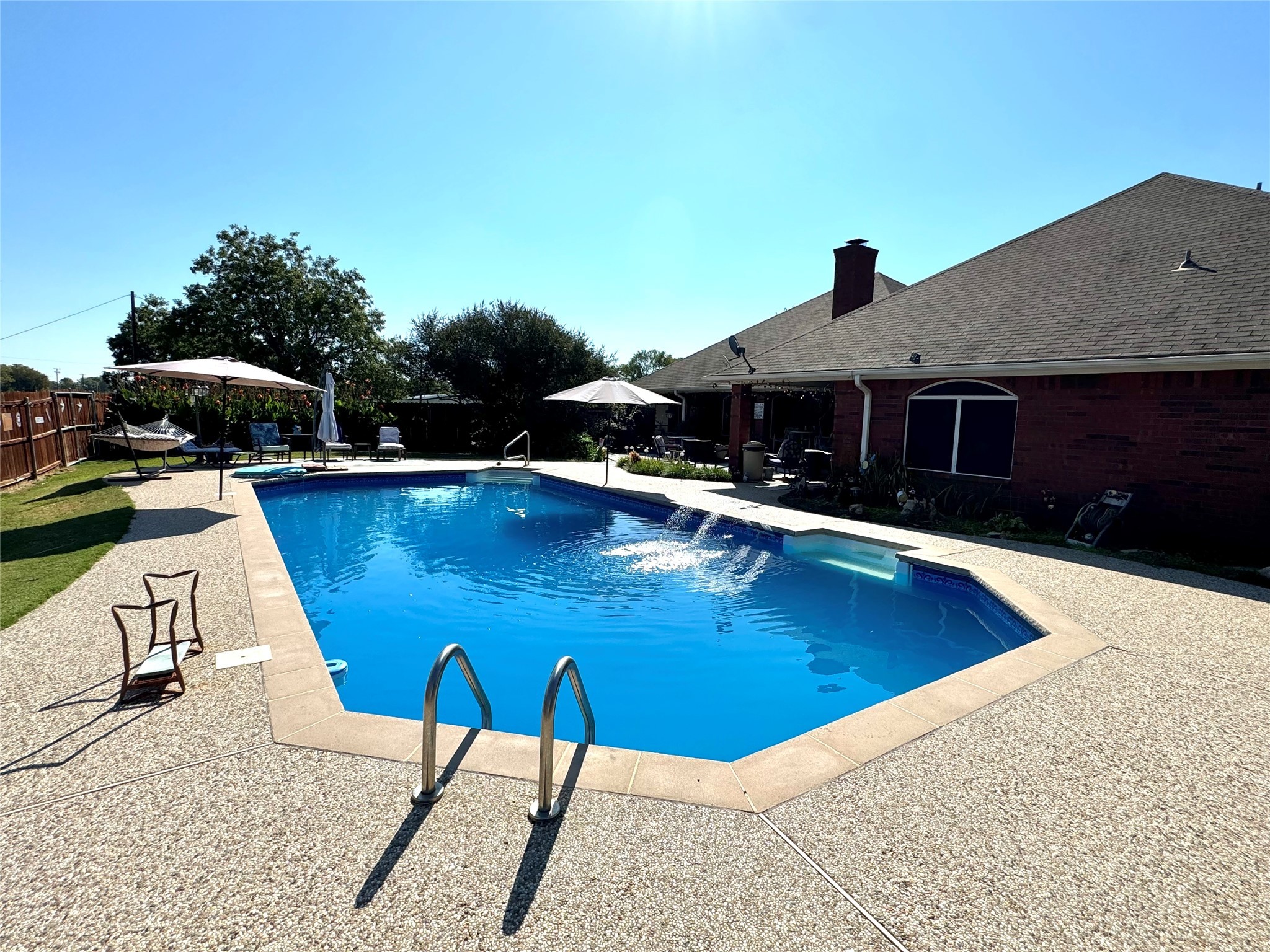 505 W 3rd Street Dodd City TX 75438