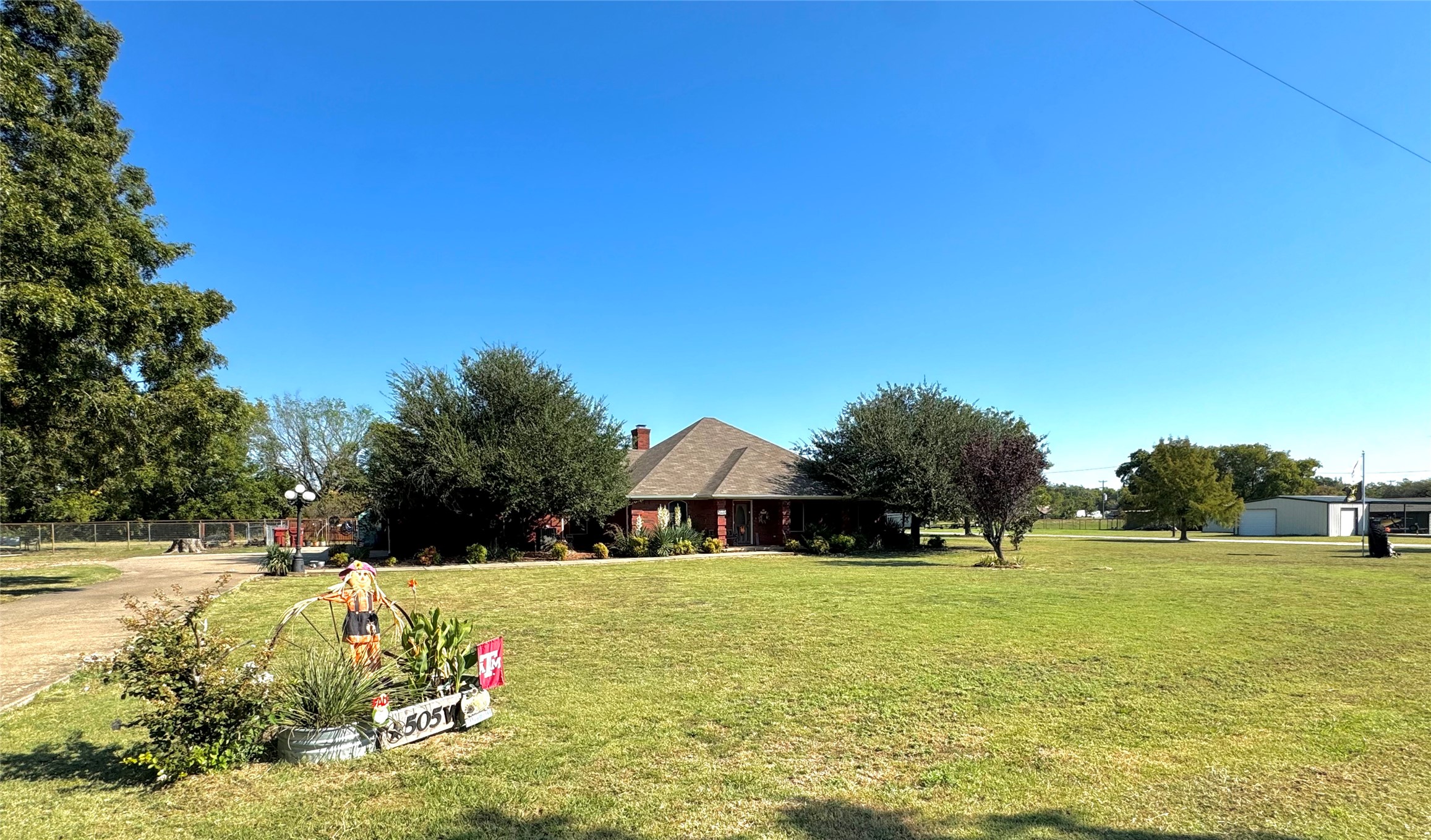 505 W 3rd Street Dodd City TX 75438